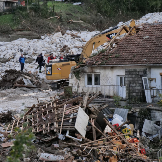 Kataklizma u BiH: Broj žrtava porastao na 21; Izvučeno telo iz ruševina (FOTO)